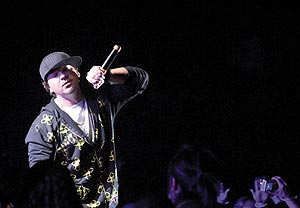 The Navajo Times Online -Hip-hop show thrills fans at Wildcat Den