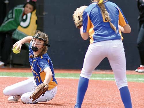 Bloomfield softball comes up short in Class 4A finals