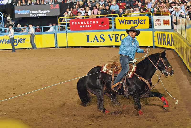Professional team roper Erich Rogers hits another milestone, wins BFI