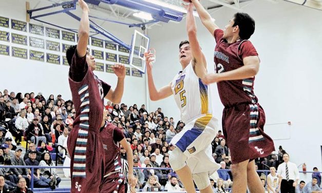 Bloomfield boys top Shiprock in district play