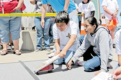 Tesuque Pueblo, Shiprock teams clean up at PNM solar car race