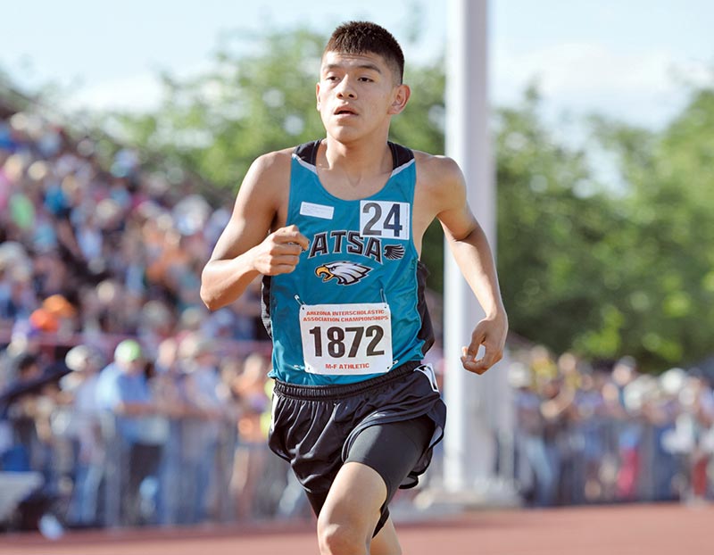 Pinon runner comes full circle — Joe ekes out the 3200 title