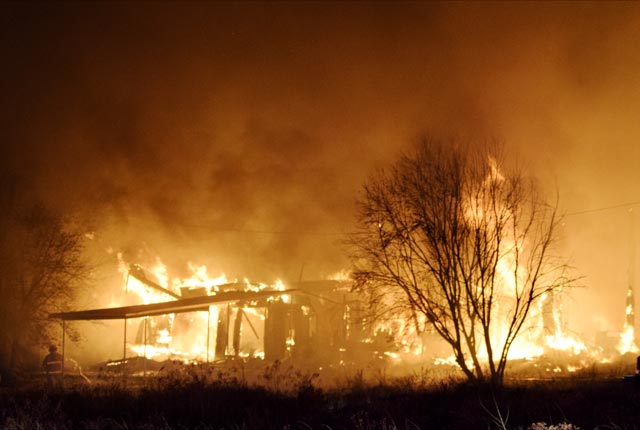 Fire destroys 48-year rec center