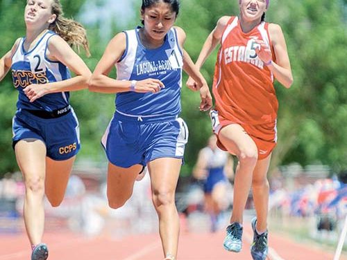 LA runner defends 1600-meter title