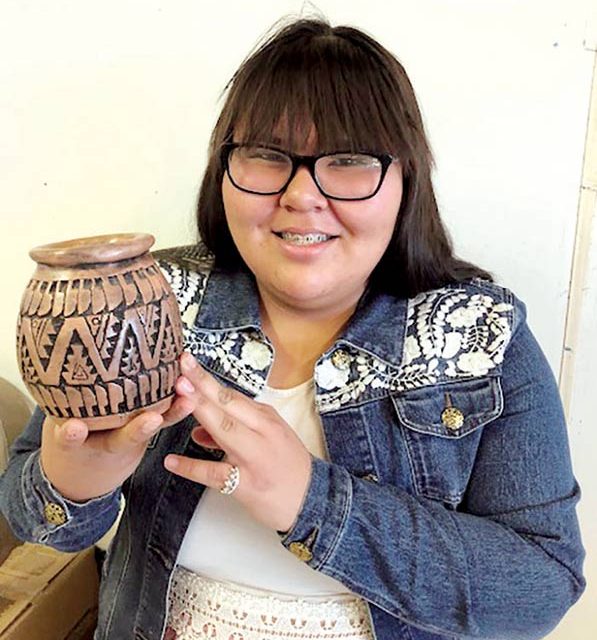 Aneth girl’s pot in national exhibit