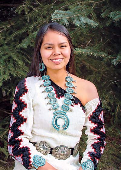 Diné named semifinalist for transfer scholarship - Navajo Times