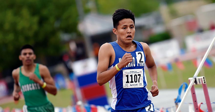 Navajo Pine’s Curley sets new 3,200 state record - Navajo Times