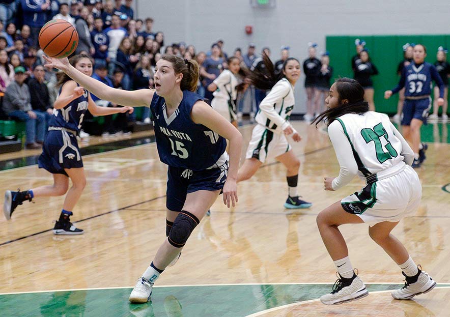 Stellar play by Piedra Vista girls defeats Farmington