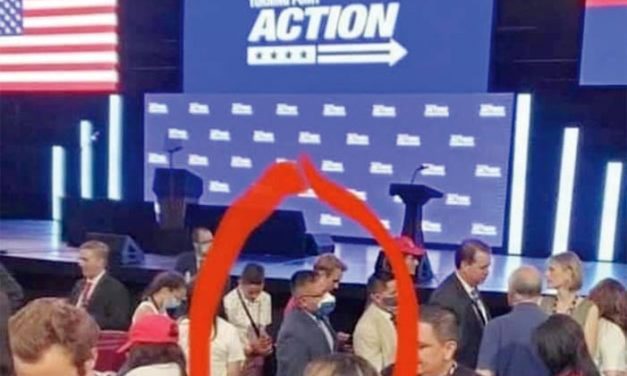 Lizer defends attendance at Trump event as lobbying