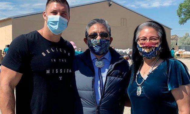 Tim Tebow Foundation delivers care packages to Diné families