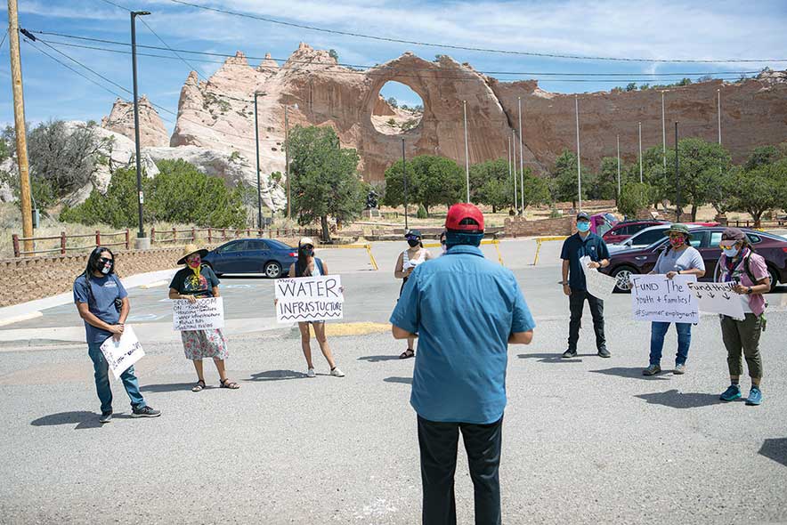 ‘Don’t steal the money’:   Protestors deliver lists of citizens’ priorities