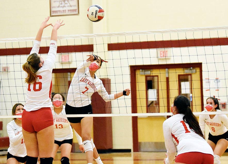 Region 10 volleyball: Pine View, Desert Hills and Hurricane all win, race  for region title tightens up – St George News