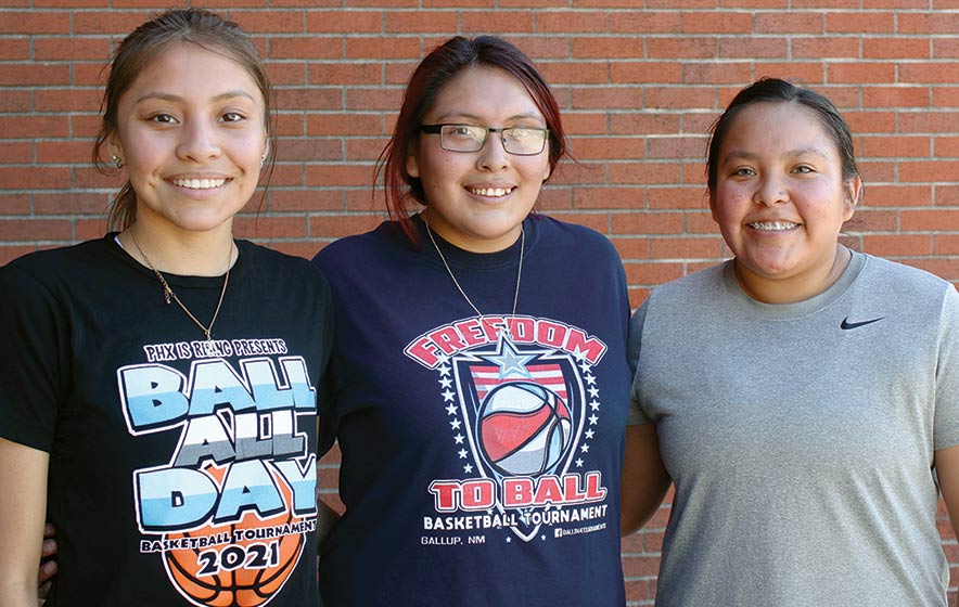 3 Diné players join diverse STCC basketball team