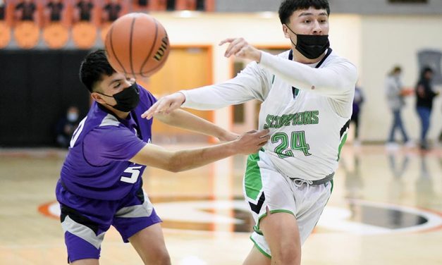 Farmington boys to battle Socorro in Gallup tournament title game