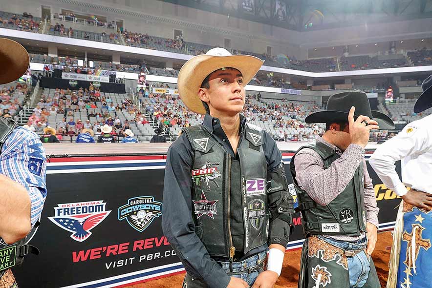 Cody Jesus rides 6-of-8 bulls at PBR World Finals