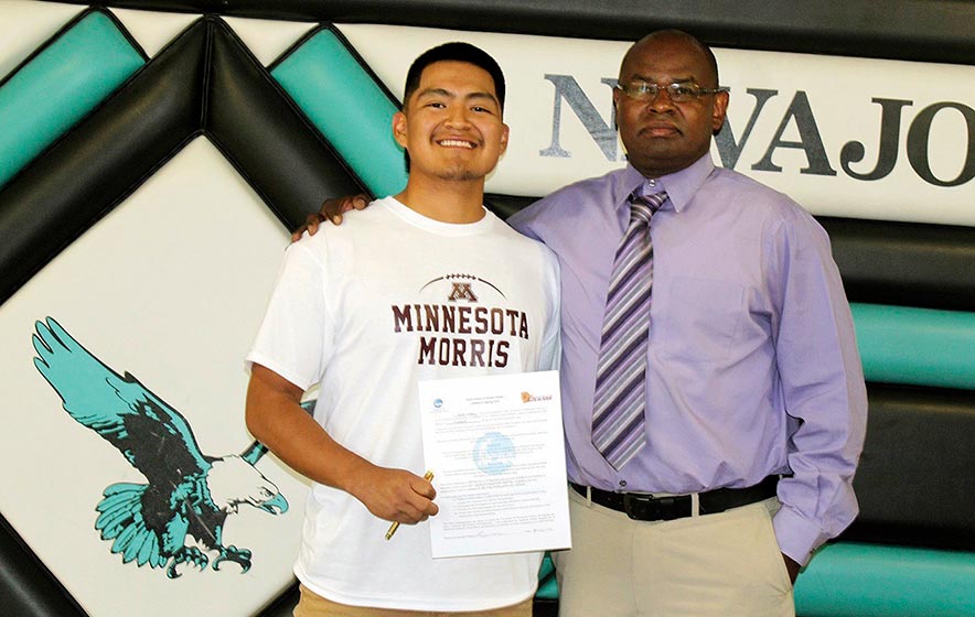 Navajo Prep graduate to play college football in Minnesota