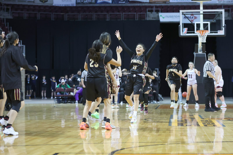 To’hajiilee’s Donata Secatero hits game-winner