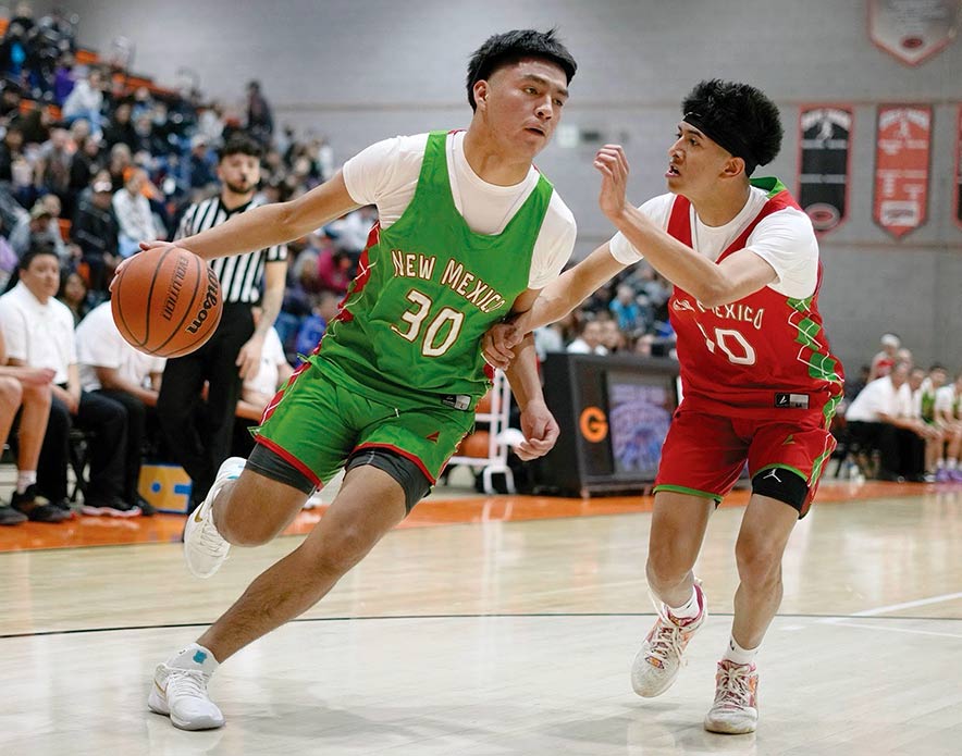 Down to the wire:  Green team prevails in All-Star finale