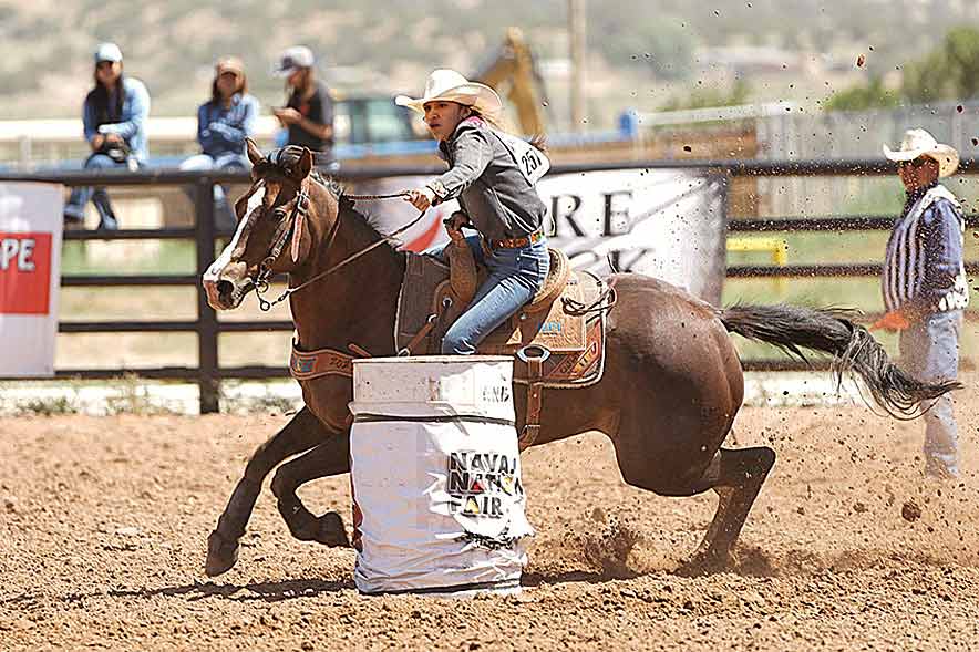 ‘Hit or miss’, Dilkon barrel racer wins Navajo Ag Expo with new horse