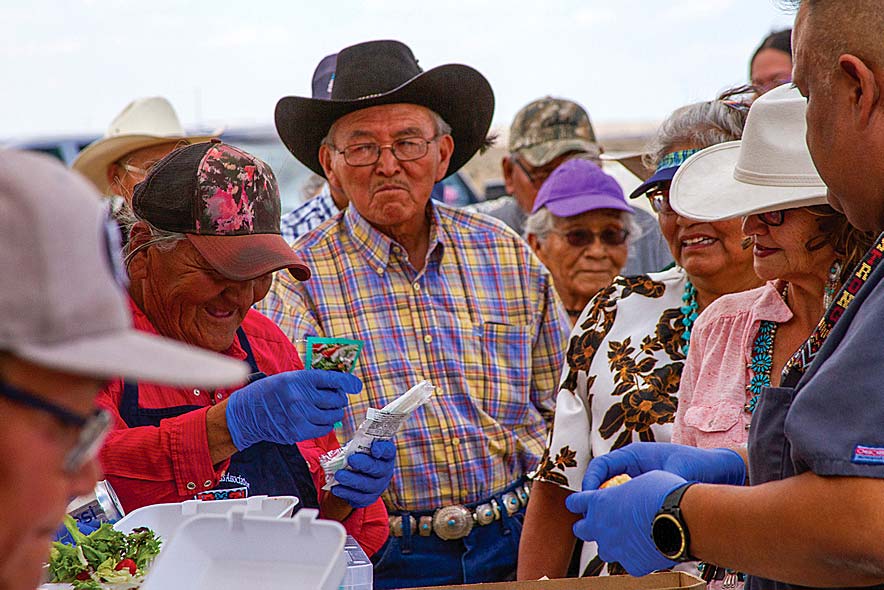 Navajo Weavers Association hosts friendly barbecue