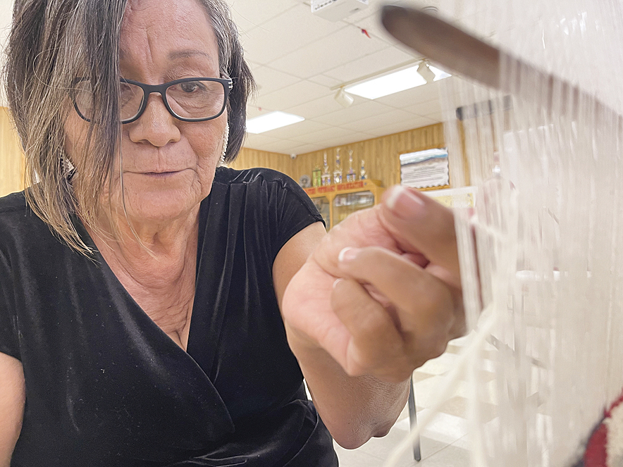 Navajo retirees come together to learn weaving skill