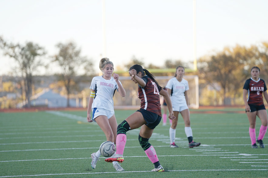 ‘Tired’ Bloomfield girls outlast Gallup, 3-1