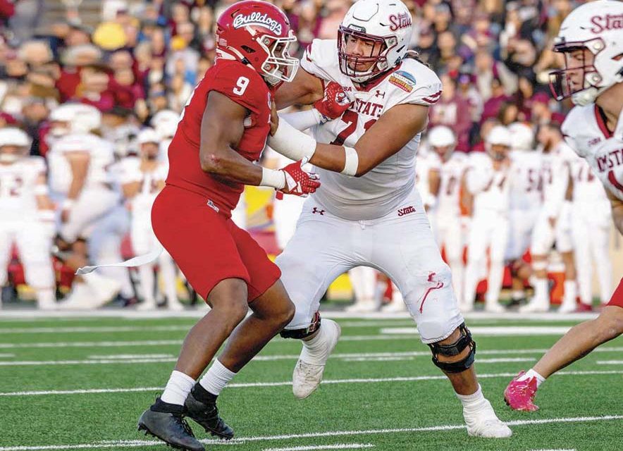Pete stands tall for NMSU Aggies