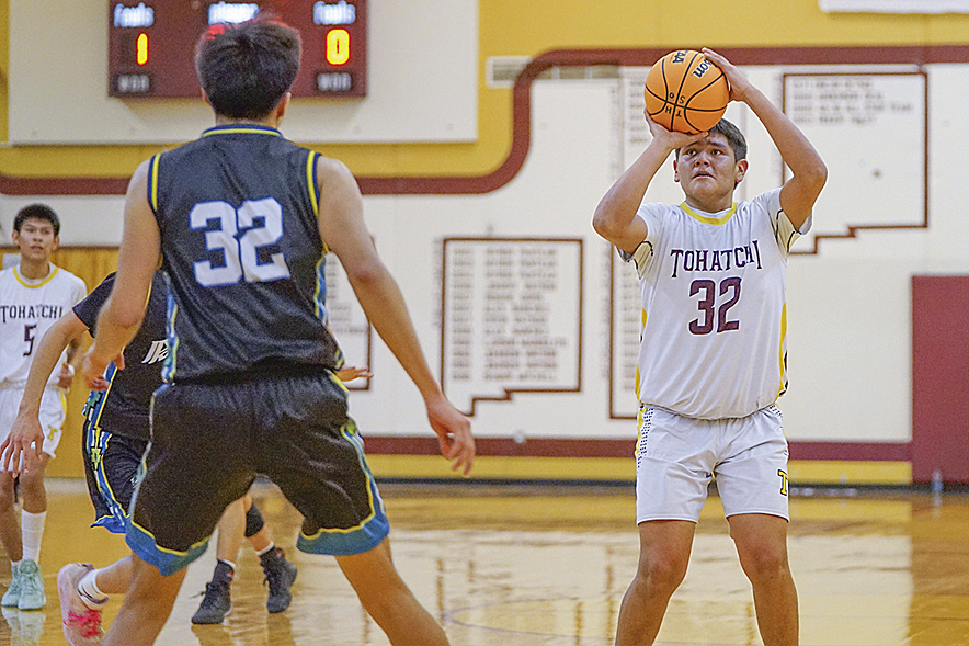 Navajo Prep boys outlast Tohatchi in battle of attrition