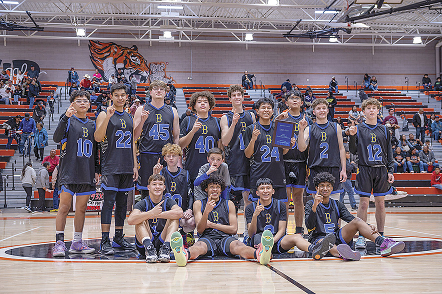 Bloomfield hits free throws to beat Gallup in district finale