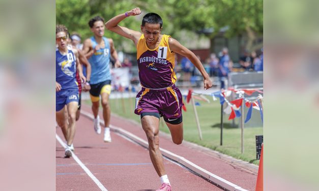 Tohatchi middle distance runner defends 800 crown