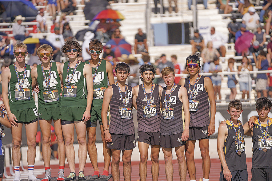 Diné runner anchors Round Valley to runner-up finish in 4×800