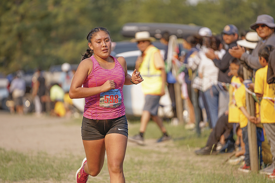 Runners test fitness level at Narbona Pass