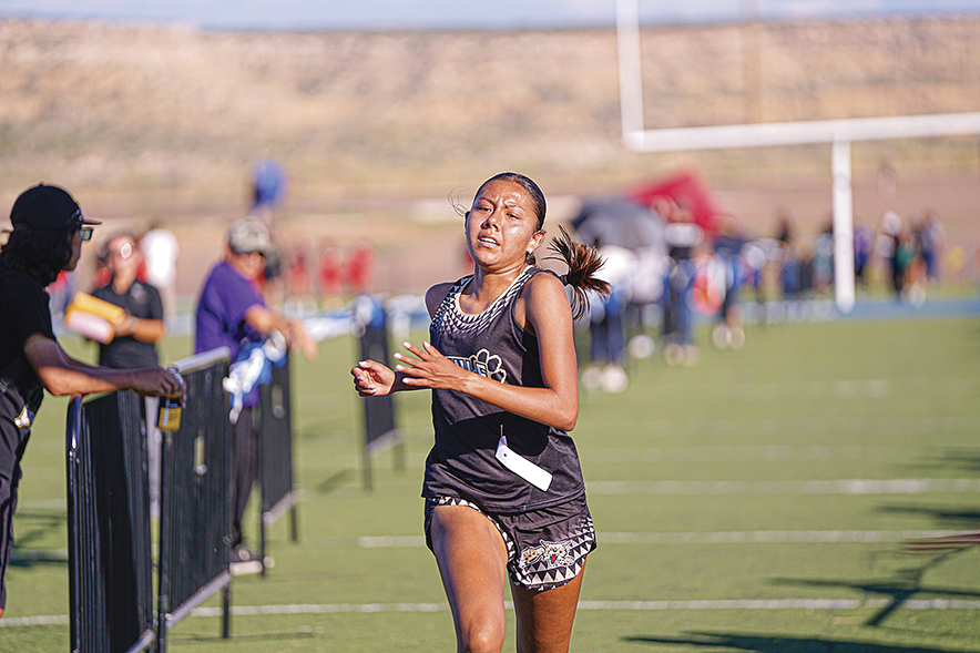 Chinle, Window Rock harriers win Hopi Invite