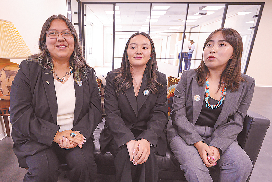 Empowering future Navajo leaders through internships in Wááshindoon