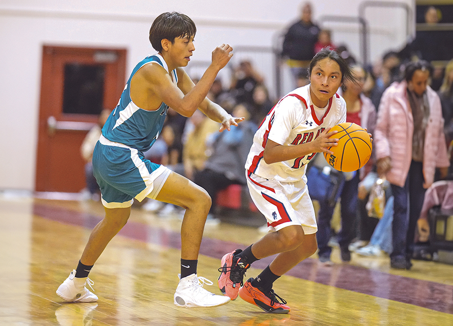 Pinon defeats Red Mesa