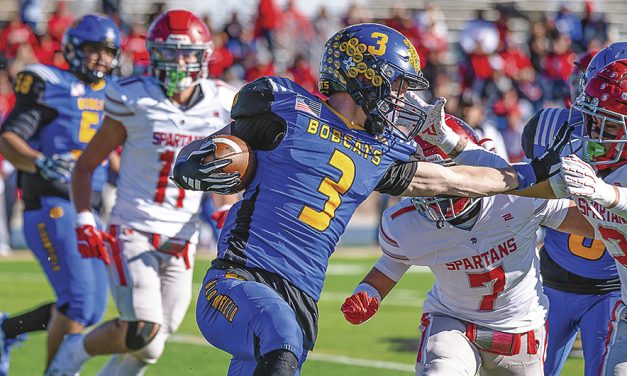 Bloomfield overwhelms Bernalillo, 65-14, in 4A state semifinals