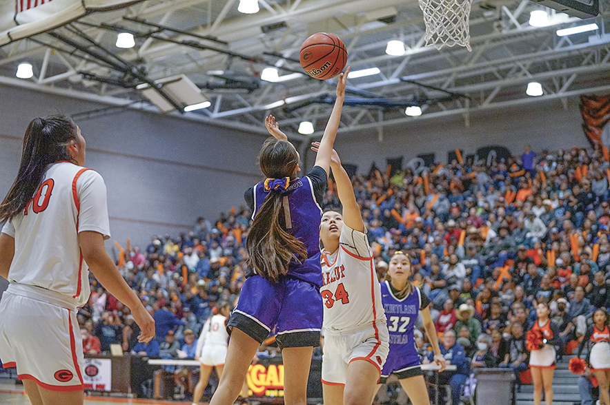 Top-ranked KC girls silence Gallup crowd in runaway win over No. 2 Bengals