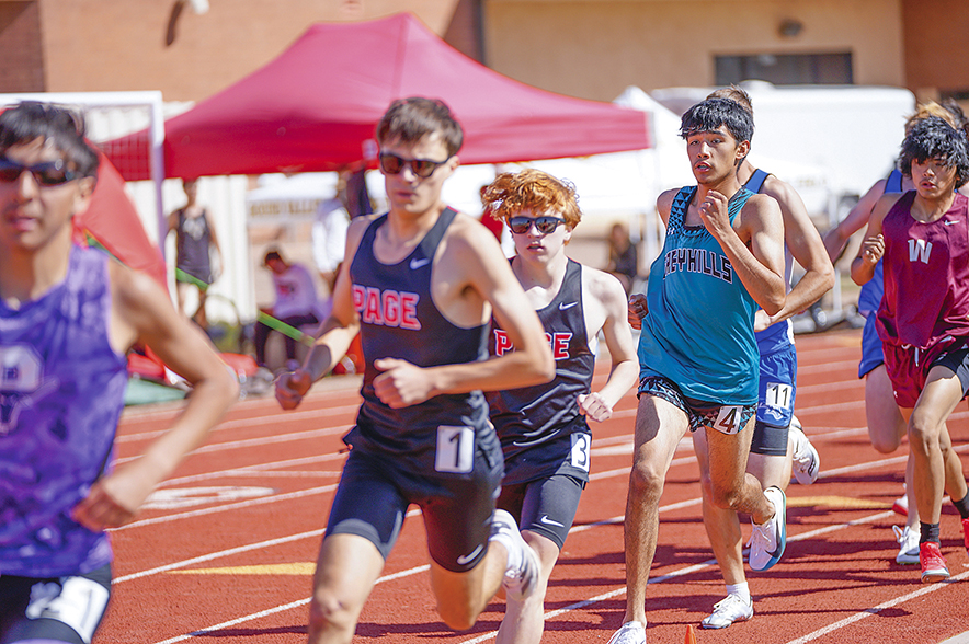 Greyhills distance runner hits new PR in 1600-meter run