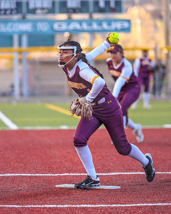 Lady Lynx advances past Eunice, 9–4, in opening round of Class A/2A playoffs