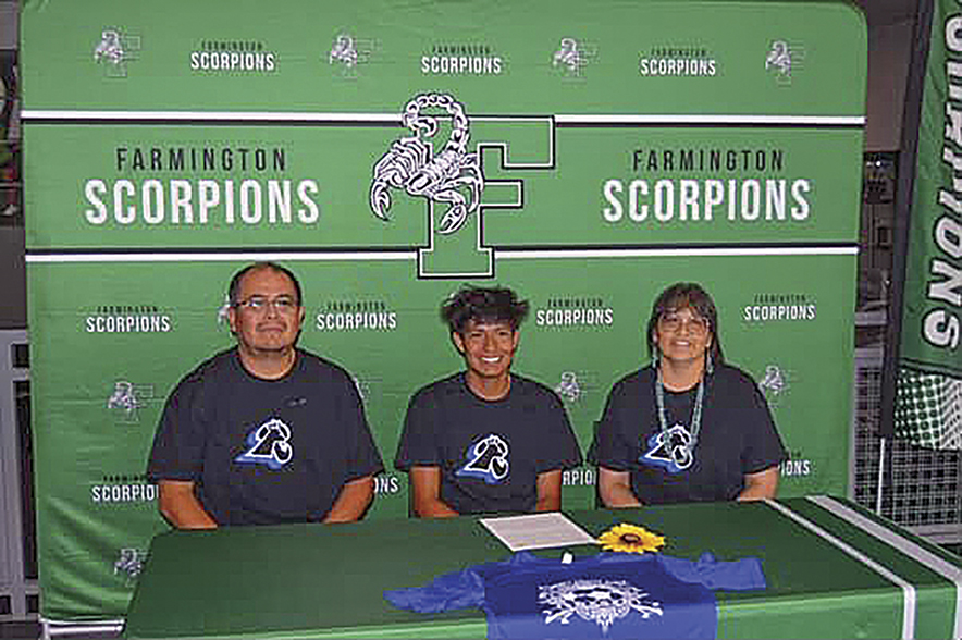 Farmington soccer player signs with Lamar
