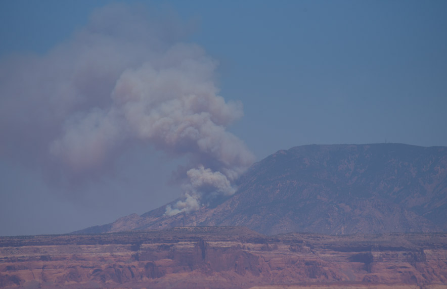 Bridge Creek Fire grows to 2,274 acres, <br>new team takes command