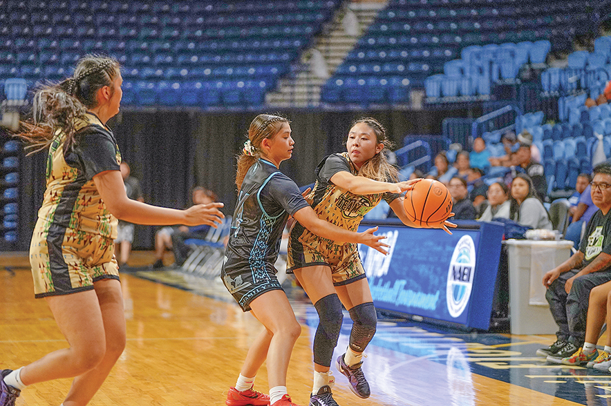 Diné Bombers make easy work of Team 928 in title game