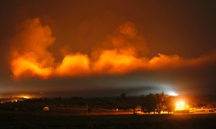 Oak Ridge Fire burns 9,846 acres as crews battle shifting winds, forcing evacuations