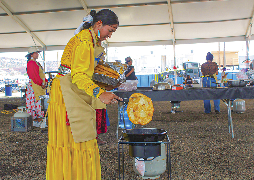 Frybread contest returns to Navajo Nation Fair, draws big crowd