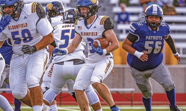 Bloomfield Bobcats bounce back with 59–18 rout of Miyamura