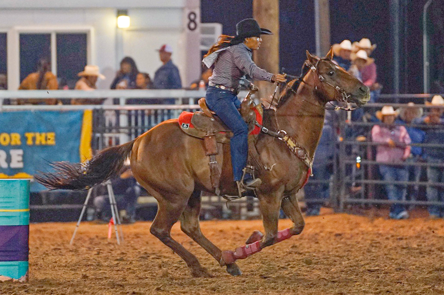 Navajo Nation Fair: Gilbert, Arizona cowgirl Danielle Lowman leads two events heading into short round