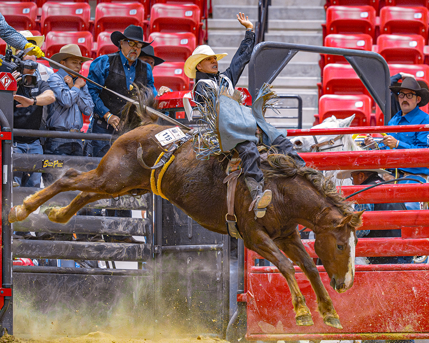 Diné contestants stay hot through Round 2 at INFR - Navajo Times