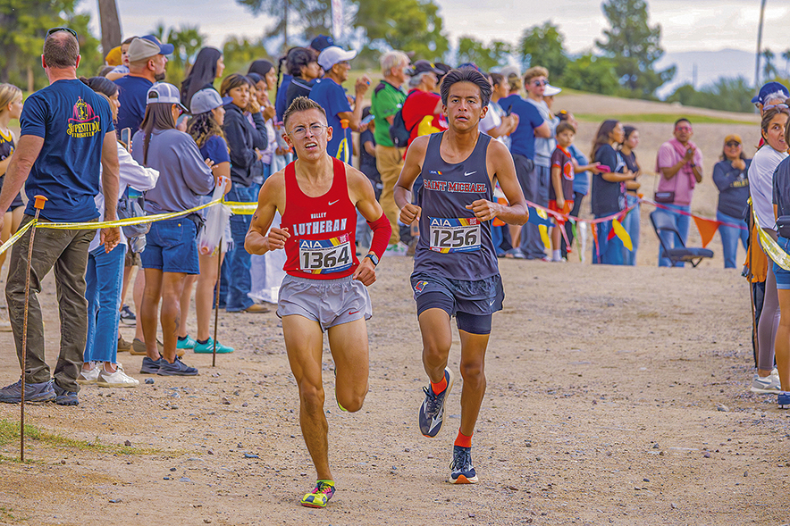 Valley Lutheran’s Benjamin Benally repeats as Division IV state champ