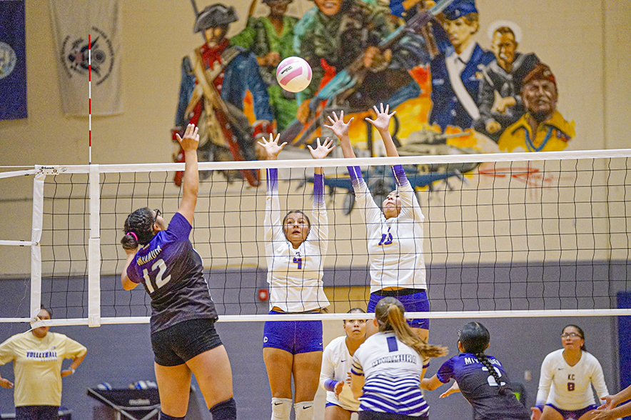 KC netters keep playoff hopes alive with three-set win over Miyamura