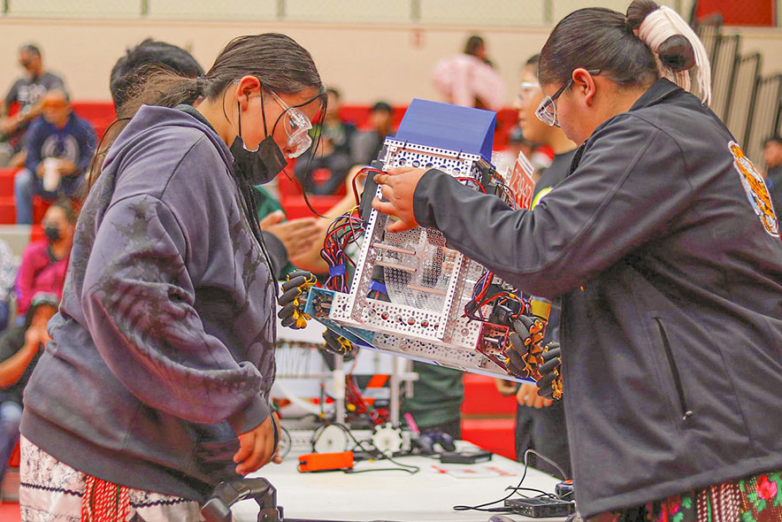 First robotics competition in Kayenta draws student teams from two states